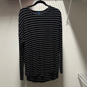 Old Navy Black and White Striped Long Sleeve Tee